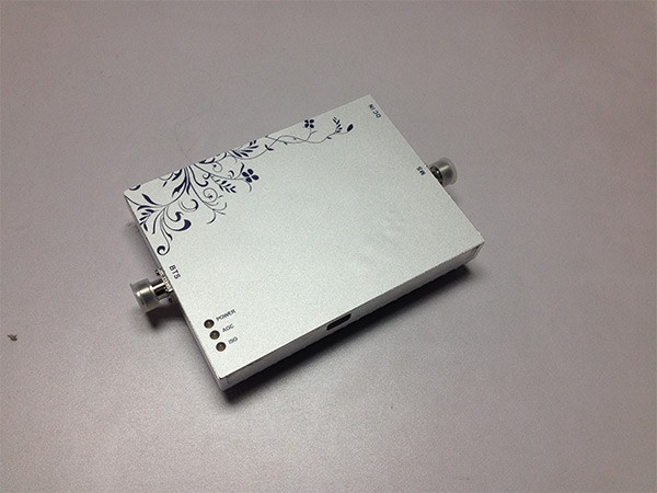 4G LTE 1800 Booster GSM 1800mhz Signal Repeater Booster 25dbi Gain DCS 1800MHz 75db High Gain Cell Phone Signal Amplifiers