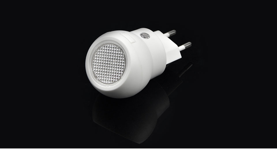 AC 110V 220V Auto Sensor LED Night lights EU plug Smart lighting Control lamp Emergency Bedroom Lamp LED Bulb Night light